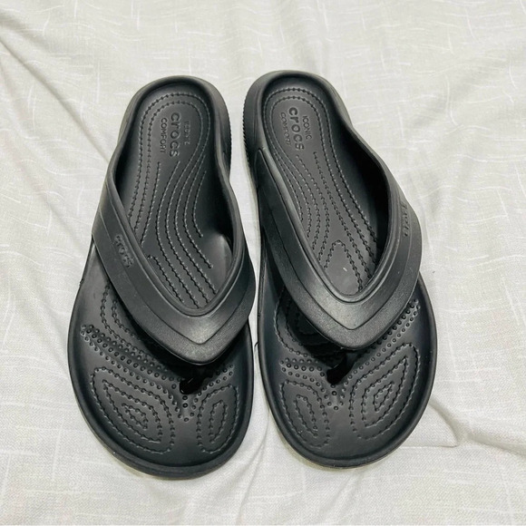 CROCS Black Sandals with Textured Footbed and Arch Support - Picture 1 of 5